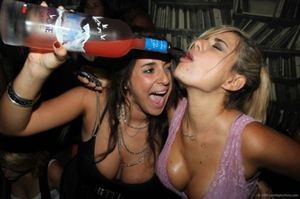 very-hot-party-girl-3.jpg